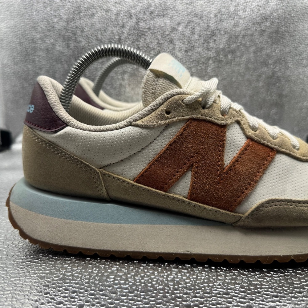 Size 9 New Balance 237 Sneakers Womens Tan Excellent Retro Suede WS237BA - Picture 3 of 9